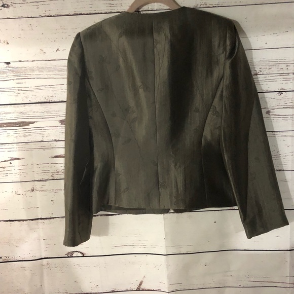 Albert Nipon Suit! - Picture 3 of 3